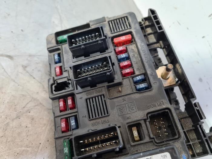 Fuse box Citroen C3 1.4 964349888000 SIEMENS