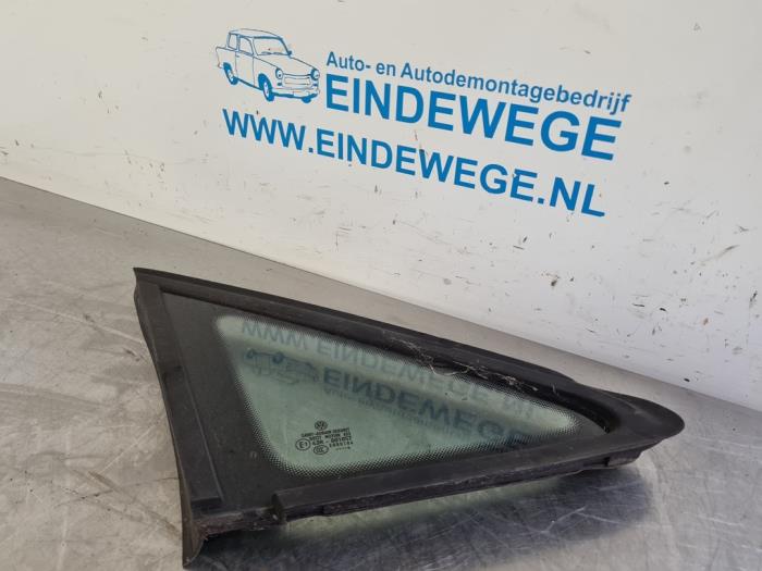 Usados Ventanilla triangular derecha delante Volkswagen Caddy III (2KA,2KH,2CA,2CH) 2.0 SDI Precio € 25,00 Norma de margen ofrecido por Auto- en demontagebedrijf Eindewege