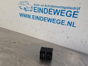 Used Height control switch Volkswagen Caddy III (2KA,2KH,2CA,2CH) 2.0 SDI Price € 10,00 Margin scheme offered by Auto- en demontagebedrijf Eindewege