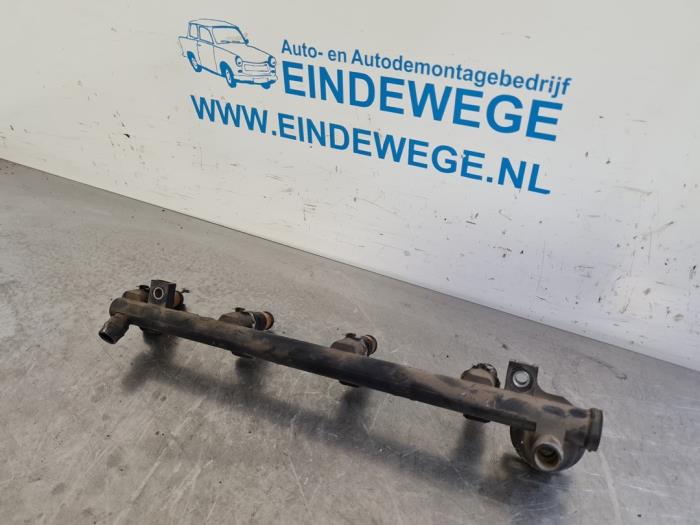 Begagnade Bränsleinsprutningsmunstycke Renault Scénic I (JA) 1.6 16V Pris € 40,00 Marginaltabell erbjuds av Auto- en demontagebedrijf Eindewege