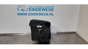 Gebrauchte Luftfiltergehäuse BMW 3 serie (E90) 320i 16V Preis € 50,00 Margenregelung angeboten von Auto- en demontagebedrijf Eindewege