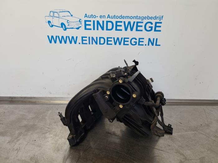 Używane Kolektor dolotowy BMW 3 serie (E90) 320i 16V Cena € 78,50 Procedura marży oferowane przez Auto- en demontagebedrijf Eindewege