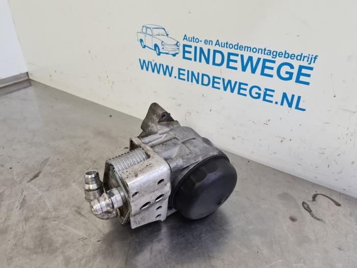 Gebrauchte Ölfiltergehäuse BMW 3 serie (E90) 320i 16V Preis € 50,00 Margenregelung angeboten von Auto- en demontagebedrijf Eindewege