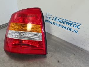 Usagé Feu arrière gauche Opel Astra G (F08/48) 1.6 16V Prix € 25,00 Règlement à la marge proposé par Auto- en demontagebedrijf Eindewege