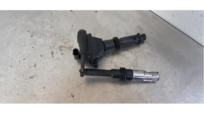 Ignition coil from a Alfa Romeo 147 (937) 1.6 Twin Spark 16V 2002