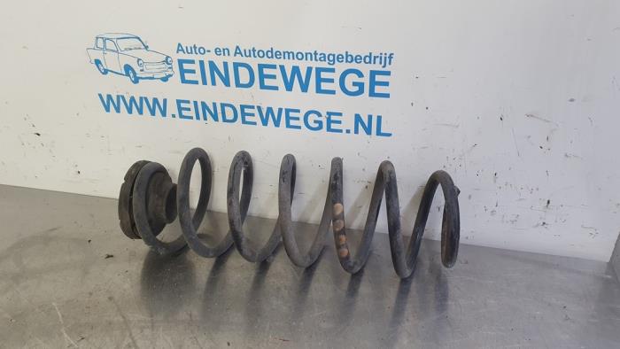 Rear coil spring from a Audi A2 (8Z0) 1.4 16V 2000