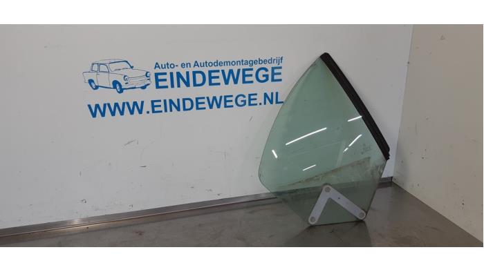 Usados Ventanilla triangular derecha detrás Peugeot 206 CC (2D) 1.6 16V Precio € 35,00 Norma de margen ofrecido por Auto- en demontagebedrijf Eindewege