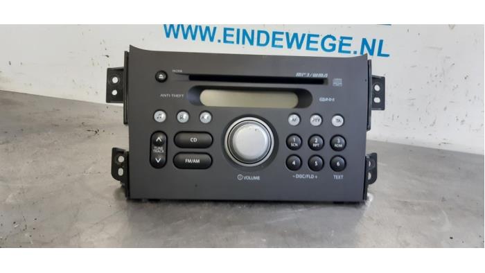 Radio CD player from a Suzuki Splash 1.2 16V 2010