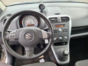Usados Reproductor de CD y radio Suzuki Splash 1.2 16V Precio € 50,00 Norma de margen ofrecido por Auto- en demontagebedrijf Eindewege