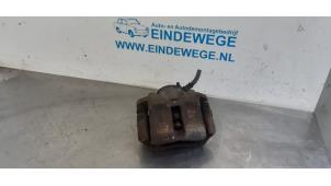 Used Front brake calliper, left Renault Twingo (C06) 1.2 Price € 30,00 Margin scheme offered by Auto- en demontagebedrijf Eindewege