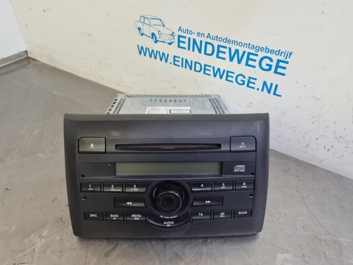 Radioodtwarzacz CD z Fiat Stilo MW (192C) 1.6 16V 2008