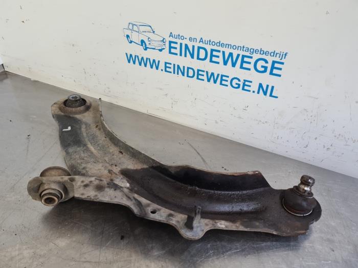 Gebrauchte Querlenker links vorne Renault Scénic II (JM) 1.6 16V Preis € 25,00 Margenregelung angeboten von Auto- en demontagebedrijf Eindewege