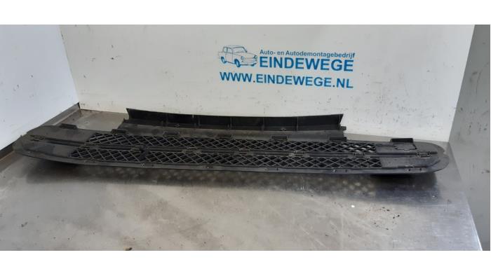 Gebrauchte Grill BMW Mini (R50/53) 1.6 16V Cooper Preis € 30,00 Margenregelung angeboten von Auto- en demontagebedrijf Eindewege