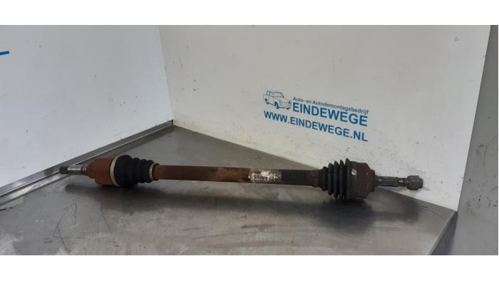 Gebrauchte Antriebswelle rechts vorne Peugeot 208 I (CA/CC/CK/CL) 1.4 16V Preis € 40,00 Margenregelung angeboten von Auto- en demontagebedrijf Eindewege