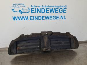 Używane Kratka wentylacyjna pokrywy silnika srodkowa BMW 3 serie (E90) 316i 16V Cena € 50,00 Procedura marży oferowane przez Auto- en demontagebedrijf Eindewege