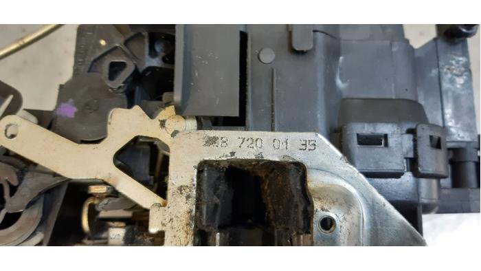 Door lock mechanism 2-door, left from a Mercedes-Benz CLK (W208) 2.3 230K 16V 2000
