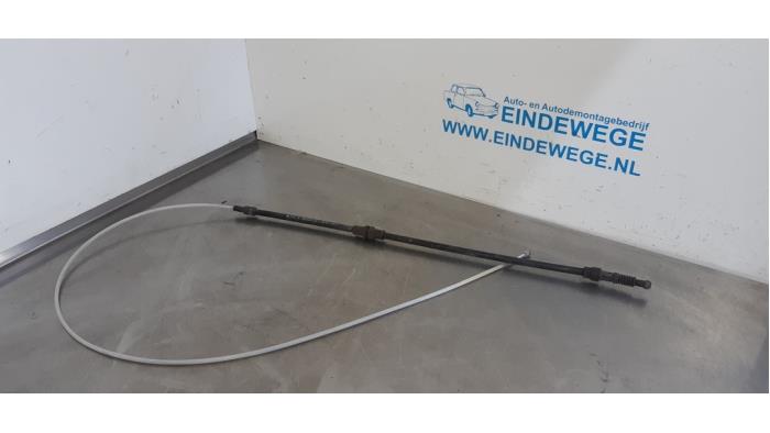 Usagé Câble frein à main Volkswagen Caddy III (2KA,2KH,2CA,2CH) 2.0 SDI Prix € 10,00 Règlement à la marge proposé par Auto- en demontagebedrijf Eindewege