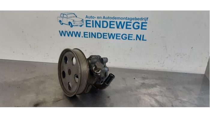 Usagé Pompe de direction Audi A4 (B6) 2.0 20V Prix € 50,00 Règlement à la marge proposé par Auto- en demontagebedrijf Eindewege