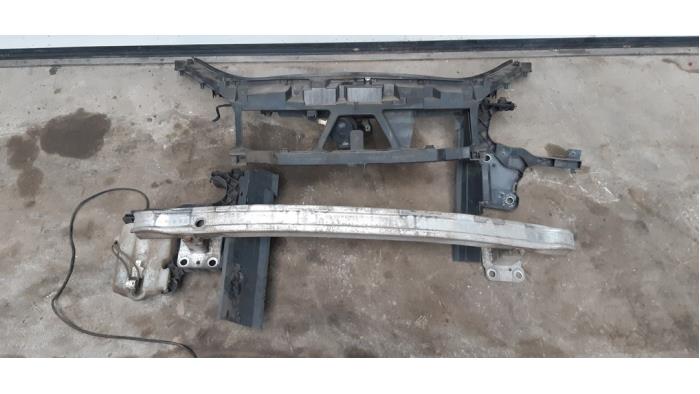 Begagnade Front Renault Scénic II (JM) 2.0 16V Pris € 65,00 Marginaltabell erbjuds av Auto- en demontagebedrijf Eindewege
