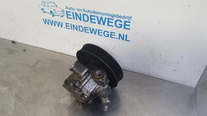 Usagé Pompe de direction Mercedes C Sportcoupé (C203) 2.2 C-220 CDI 16V Prix € 50,00 Règlement à la marge proposé par Auto- en demontagebedrijf Eindewege
