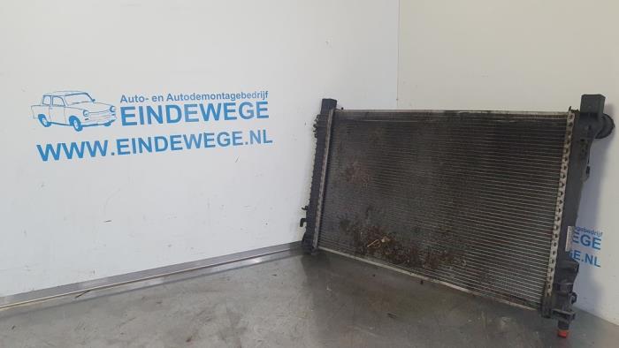 Used Radiator Mercedes C Sportcoupé (C203) 2.2 C-220 CDI 16V Price € 25,00 Margin scheme offered by Auto- en demontagebedrijf Eindewege