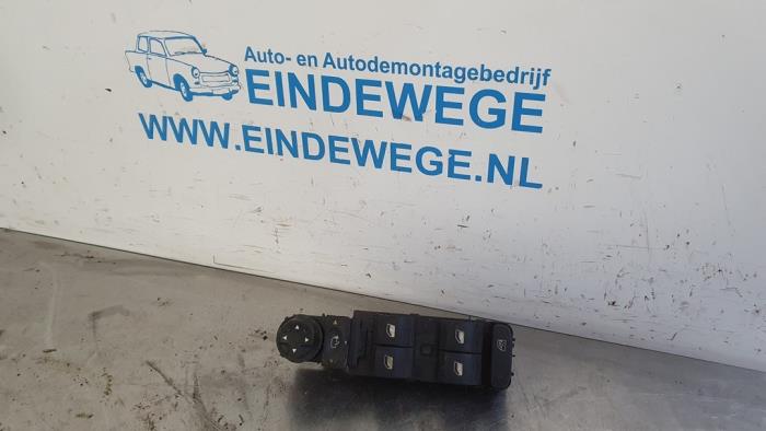 Usados Interruptor combinado de ventanillas Citroen C4 Berline (NC) 1.6 16V VTi Precio € 35,00 Norma de margen ofrecido por Auto- en demontagebedrijf Eindewege