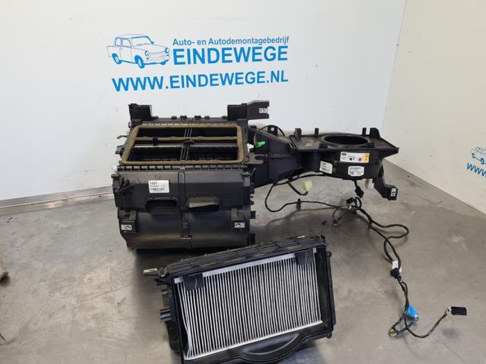 Begagnade Inre filterhus Landrover Range Rover Sport (LS) 2.7 TDV6 24V Pris € 150,00 Marginaltabell erbjuds av Auto- en demontagebedrijf Eindewege