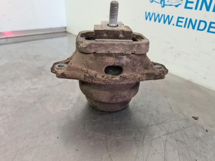 Support moteur d'un Land Rover Range Rover Sport (LS) 2.7 TDV6 24V 2006
