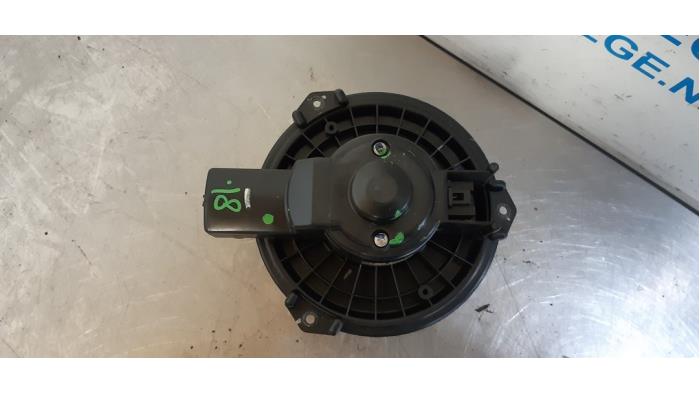 Heating and ventilation fan motor from a Suzuki Alto (GF) 1.0 12V 2010