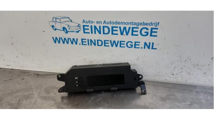 Begagnade Innerdisplay Hyundai i20 1.2i 16V Pris € 20,00 Marginaltabell erbjuds av Auto- en demontagebedrijf Eindewege
