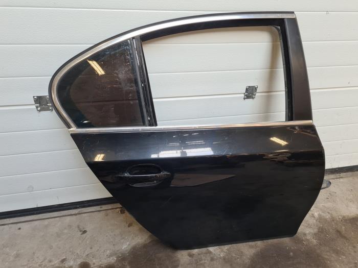 Begagnade Bakdörr, 4-dörrars, höger BMW 5 serie (E60) 525d 24V Pris € 200,00 Marginaltabell erbjuds av Auto- en demontagebedrijf Eindewege