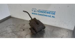 Used Rear brake calliper, left BMW 5 serie (E60) 525d 24V Price € 35,00 Margin scheme offered by Auto- en demontagebedrijf Eindewege