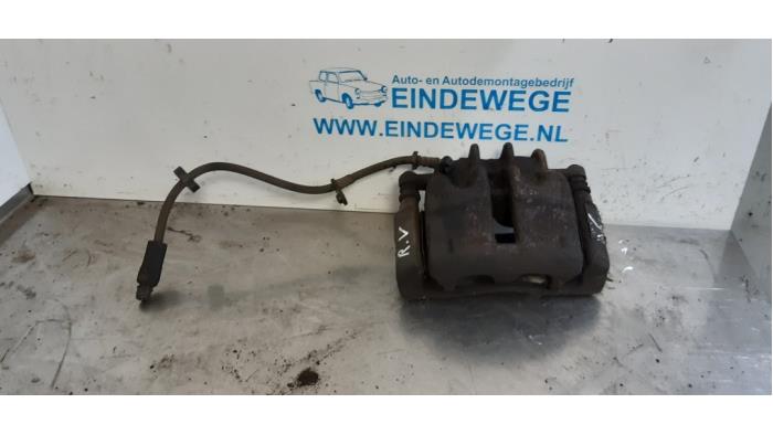 Gebrauchte Bremszange rechts vorne Peugeot Expert (G9) 2.0 HDi 120 Preis € 30,00 Margenregelung angeboten von Auto- en demontagebedrijf Eindewege