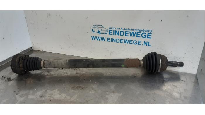 Gebrauchte Antriebswelle rechts vorne Volkswagen Golf II (19E) 1.6 Preis € 35,00 Margenregelung angeboten von Auto- en demontagebedrijf Eindewege