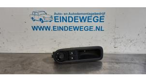 Used Multi-functional window switch Renault Twingo II (CN) 1.2 16V Price € 20,00 Margin scheme offered by Auto- en demontagebedrijf Eindewege