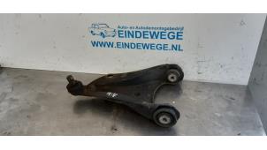 Usagé Bras de suspension avant droit Renault Twingo II (CN) 1.2 16V Prix € 30,00 Règlement à la marge proposé par Auto- en demontagebedrijf Eindewege