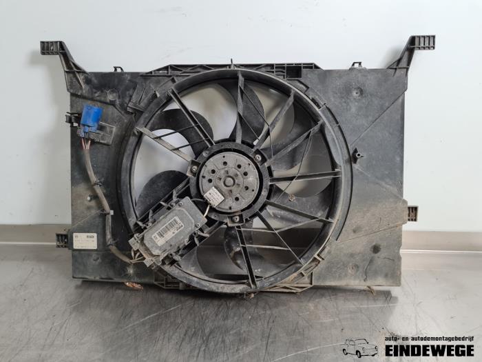 Fan motor from a Mercedes-Benz A (W169) 2.0 A-180 CDI 16V 5-Drs. 2005
