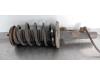 Stoßdämpferstrebe links vorne van een Peugeot 207 SW (WE/WU), 2007 / 2013 1.4, Kombi/o, Benzin, 1.360cc, 54kW (73pk), FWD, TU3A; KFV, 2007-06 / 2009-06, WEKFV 2009