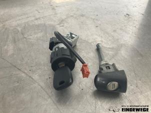 Used Set of cylinder locks (complete) Peugeot 207 SW (WE/WU) 1.4 Price € 52,50 Margin scheme offered by Auto- en demontagebedrijf Eindewege