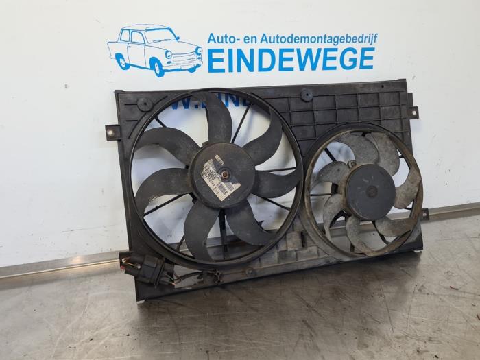 Motor de aleta de refrigeración de un Volkswagen Caddy III (2KA,2KH,2CA,2CH) 1.9 TDI 2005