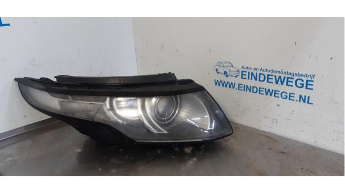 Używane Reflektor prawy Landrover Range Rover Evoque (LVJ/LVS) 2.2 TD4 16V 5-drs. Cena € 295,00 Procedura marży oferowane przez Auto- en demontagebedrijf Eindewege
