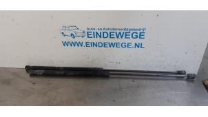 Used Set of tailgate gas struts Landrover Range Rover Evoque (LVJ/LVS) 2.2 TD4 16V 5-drs. Price € 25,00 Margin scheme offered by Auto- en demontagebedrijf Eindewege