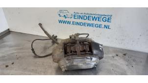 Used Front brake calliper, right Mercedes S (W220) 3.2 S-320 18V Price € 55,00 Margin scheme offered by Auto- en demontagebedrijf Eindewege