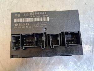 Central electronic Modul van een Volkswagen Caddy III (2KA,2KH,2CA,2CH) 1.9 TDI 2005