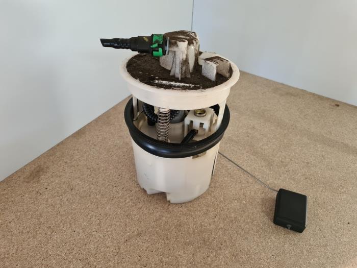 Usagé Pompe à carburant Mazda 6 Sportbreak (GY19/89) 2.0i 16V Prix € 40,00 Règlement à la marge proposé par Auto- en demontagebedrijf Eindewege