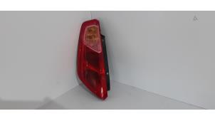 Gebrauchte Rücklicht links Fiat Grande Punto (199) 1.4 16V Preis € 25,00 Margenregelung angeboten von Auto- en demontagebedrijf Eindewege