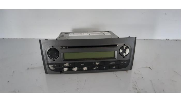Reproductor de CD y radio de un Fiat Grande Punto (199) 1.4 16V 2007