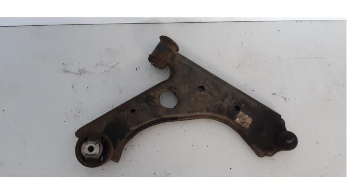 Front wishbone, right from a Fiat Grande Punto (199) 1.4 16V 2007