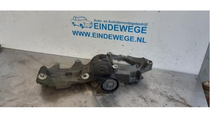 Gebrauchte Spanrolle multiriem Landrover Range Rover Evoque (LVJ/LVS) 2.2 TD4 16V 5-drs. Preis € 50,00 Margenregelung angeboten von Auto- en demontagebedrijf Eindewege