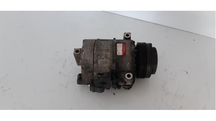 Usagé Compresseur de clim BMW 3 serie (E46/4) 320i 24V Prix € 45,00 Règlement à la marge proposé par Auto- en demontagebedrijf Eindewege